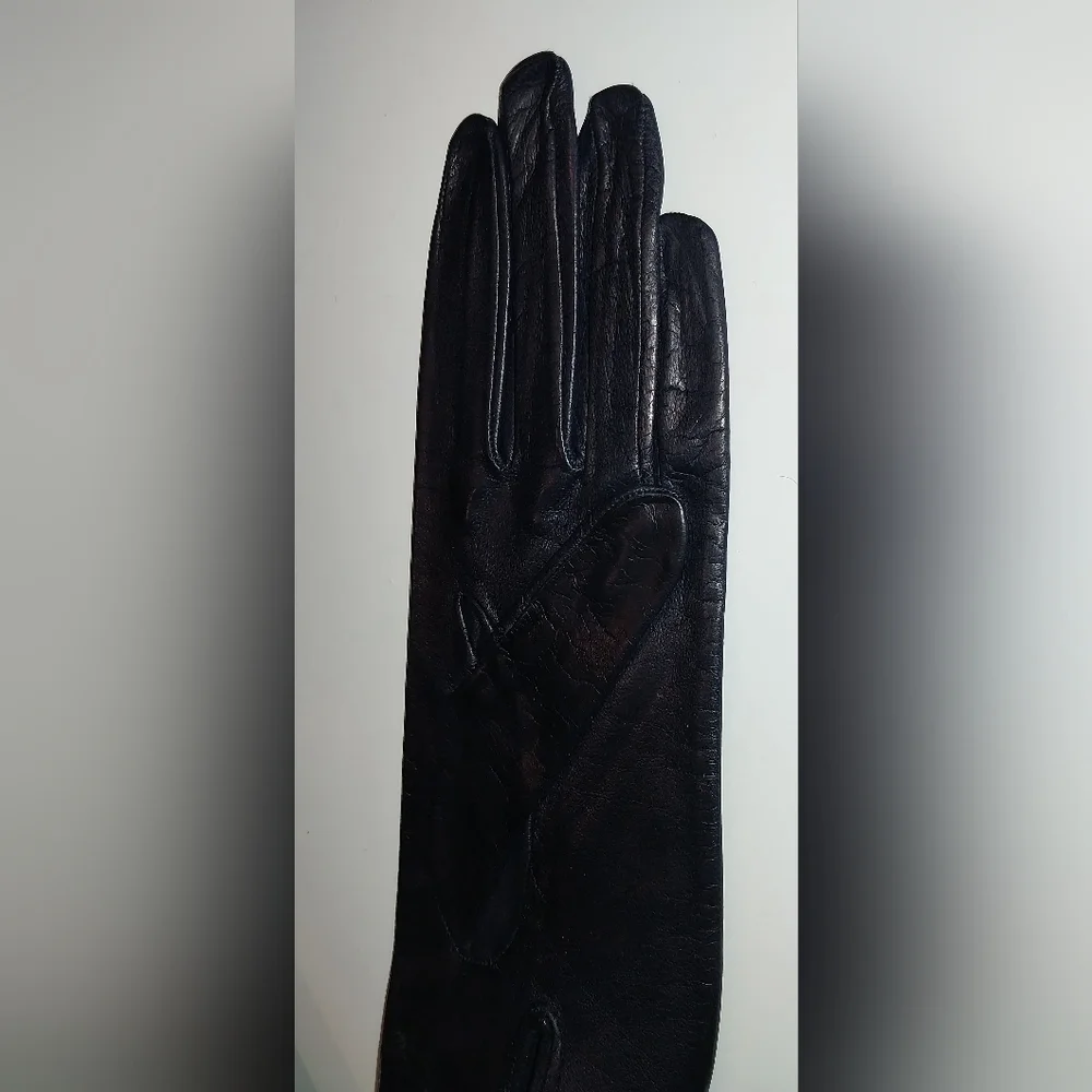 Lambskin Leather Gloves, Sleek For Driving & Sophidticated For Fashion, S